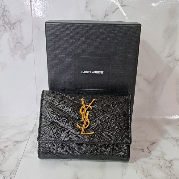 Yves Saint Laurent Accessories - Saint Laurent Black Grain de Poudre Matelasse Cassandra Monogram Six Key Case